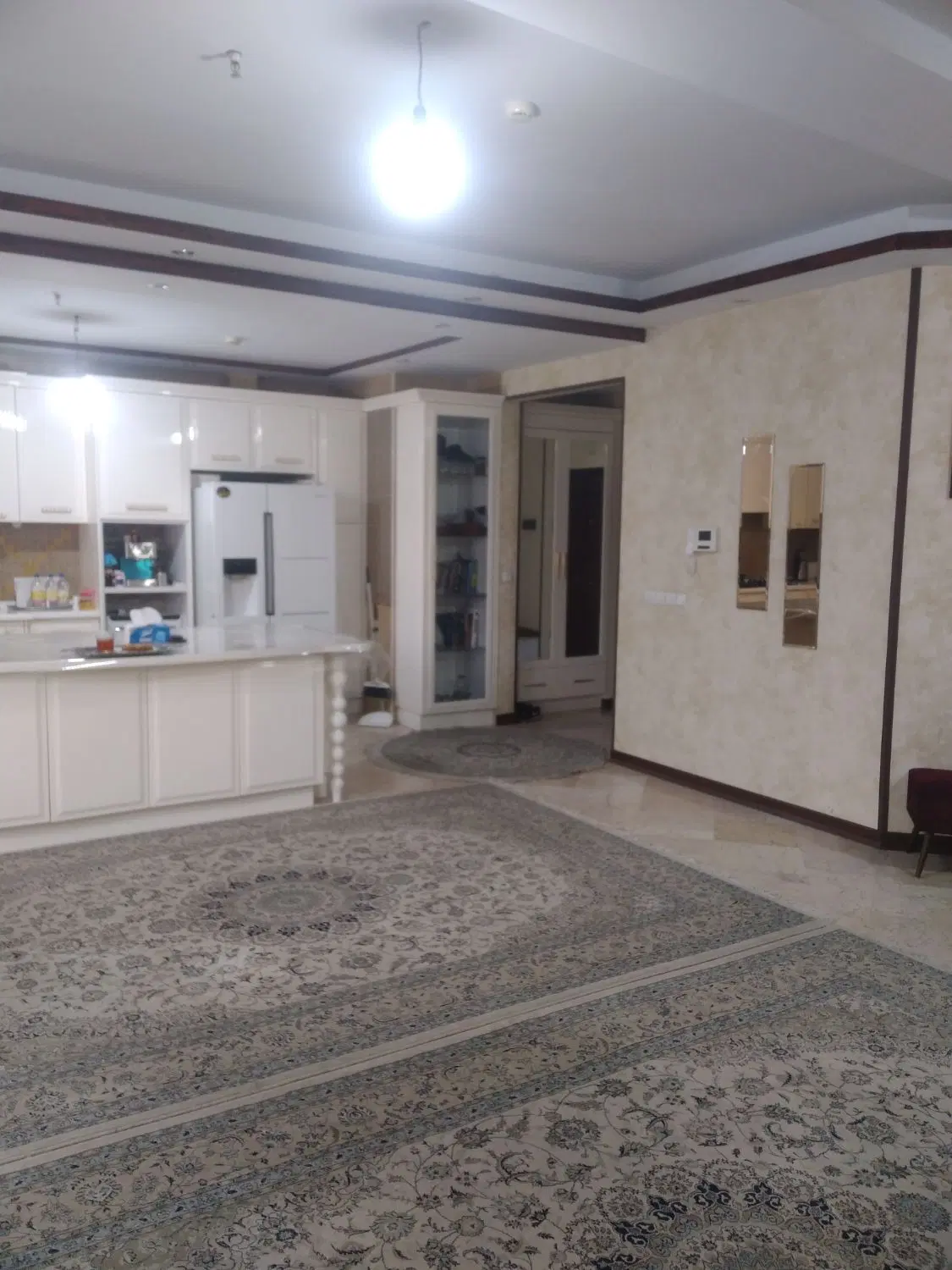 آپارتمان ۱۳۰ متری ۳ خوابه کمسیون یک طرفه