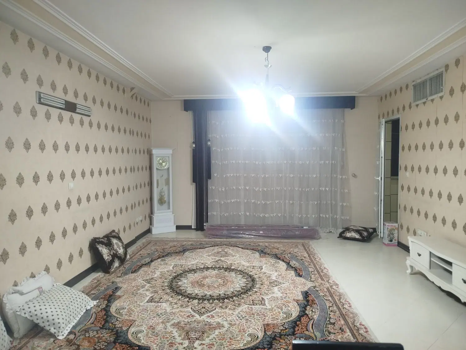 رهن واجاره واحددوخوابه درخیابان سراج