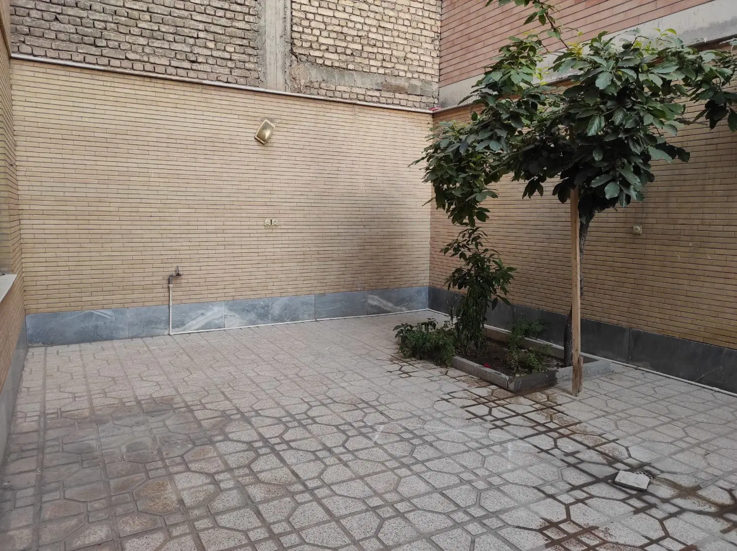 اپارتمان منفی 60 کوی ولیعصر خیابان مولانا