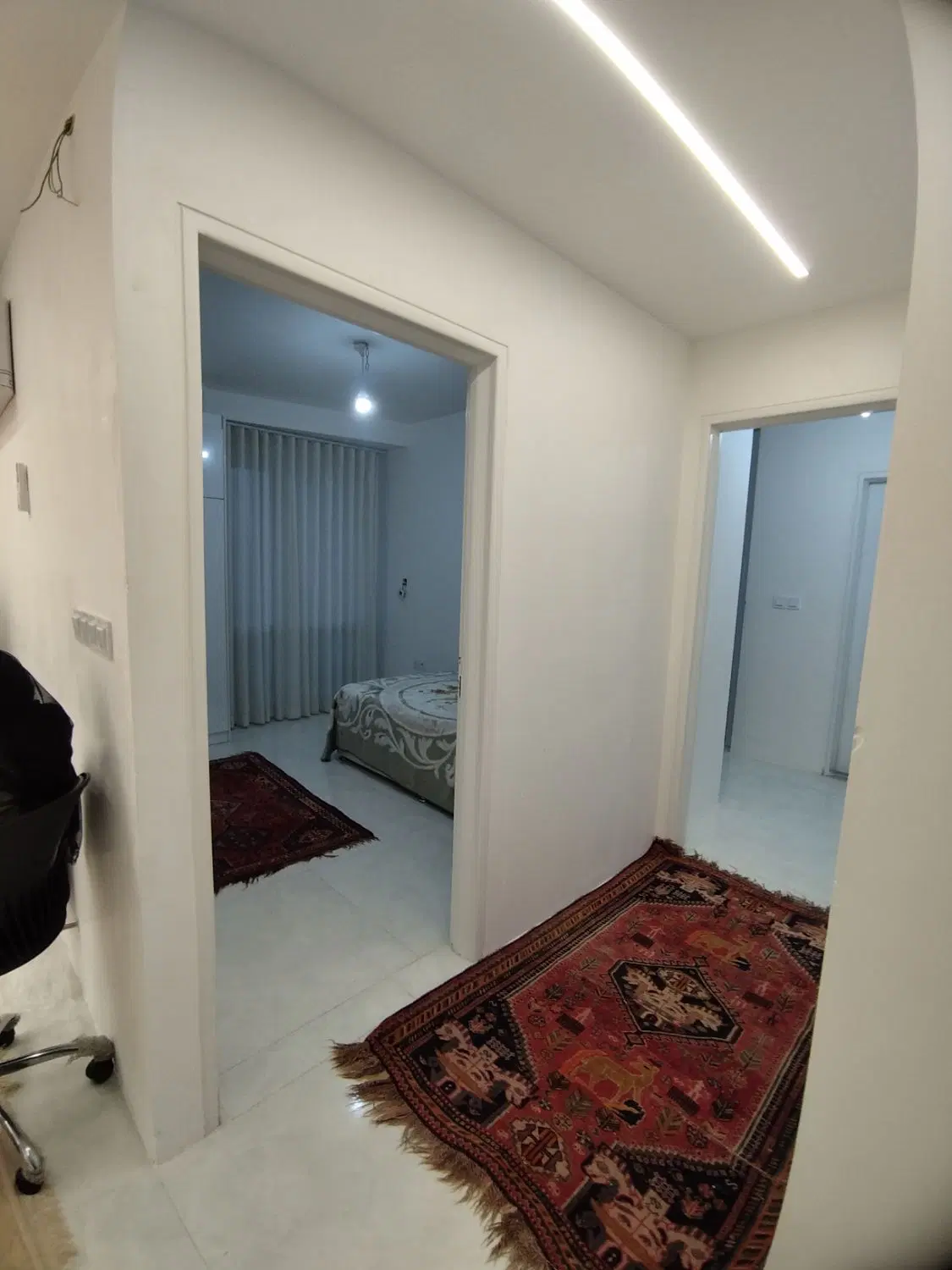 دوخواب فوق لوکس، میدان بهارستان