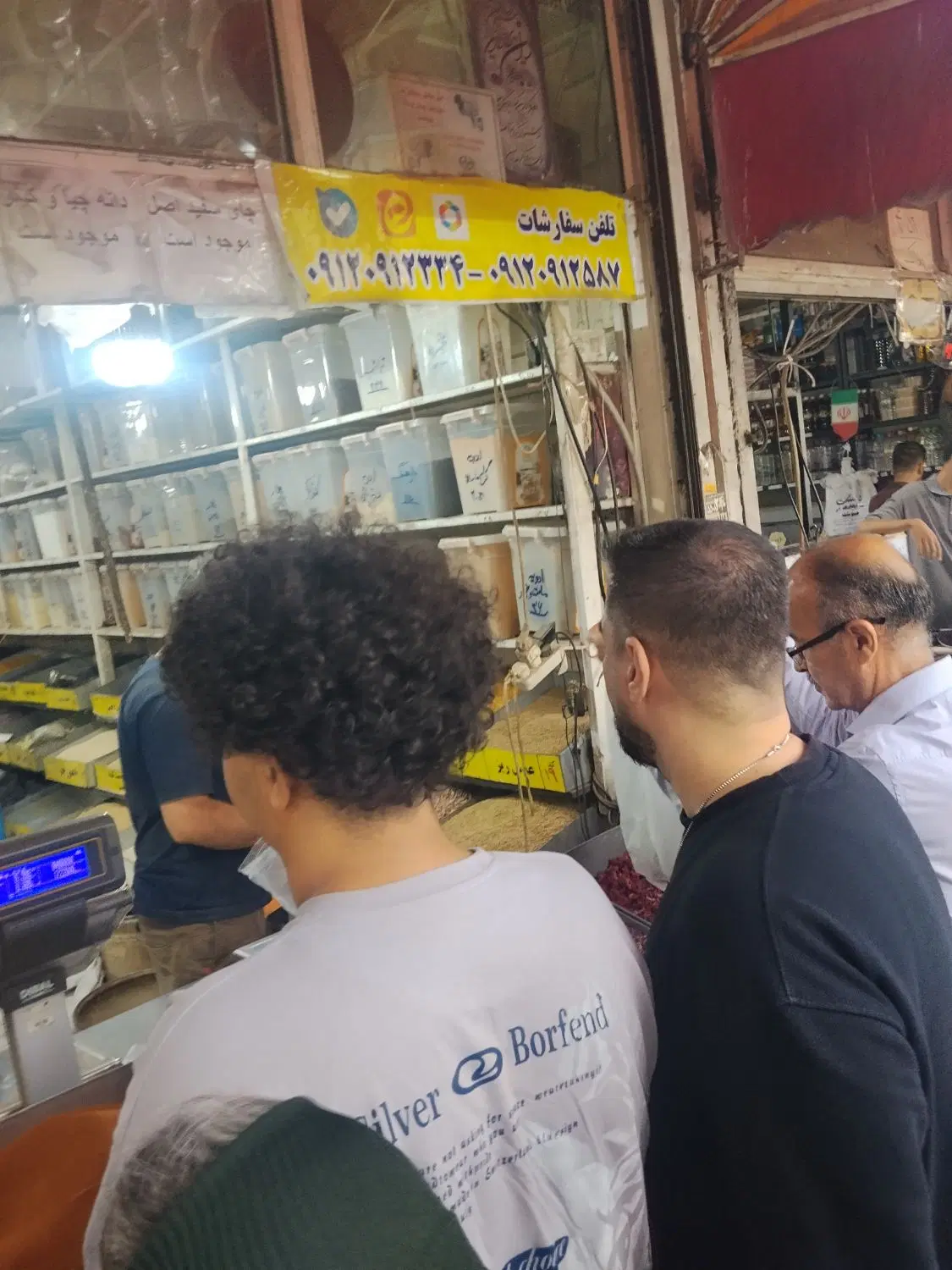۱۸ متر سرقفلی محله پر تردد مرتضوی