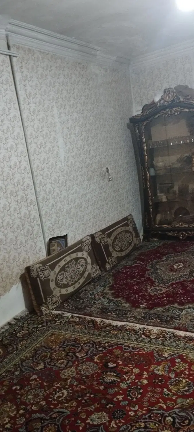 خانه دوطبقه ونیم طبرسی شمالی۵۴