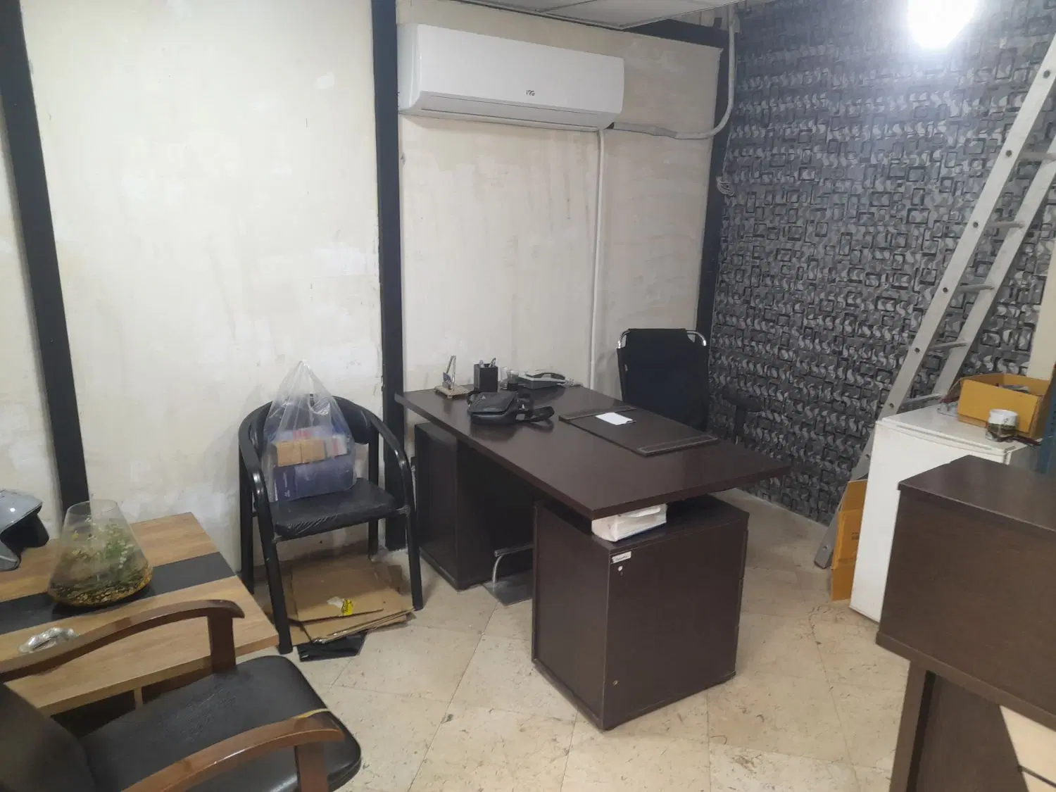 اجاره نصف مغازه در چراغ برق