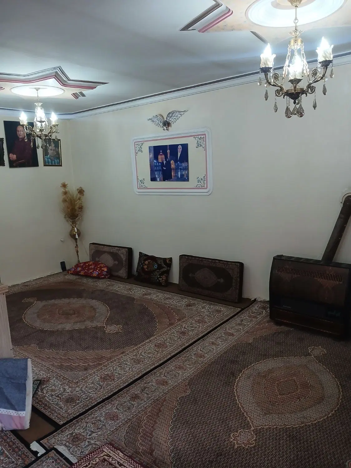 حیاط باغمعروف