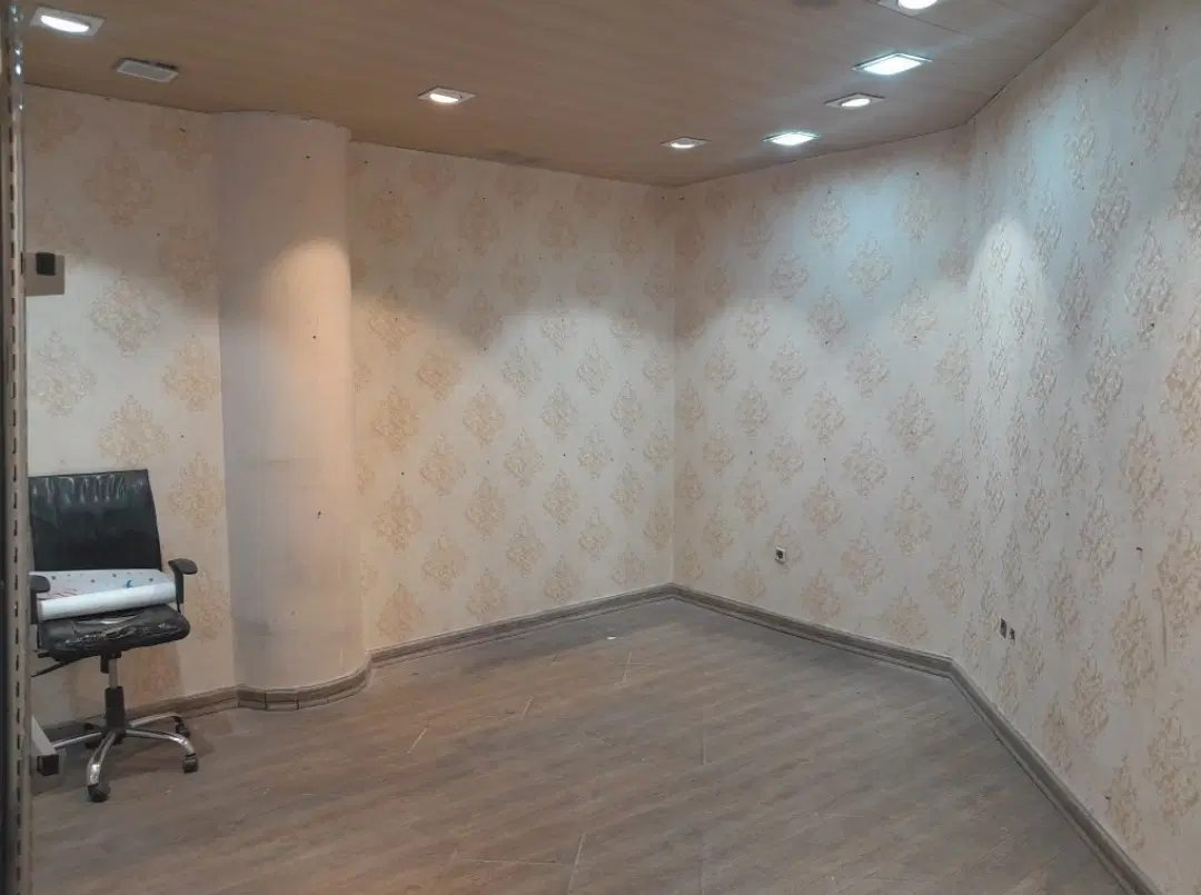 مغازه برج سفید یک  طبقه همکف