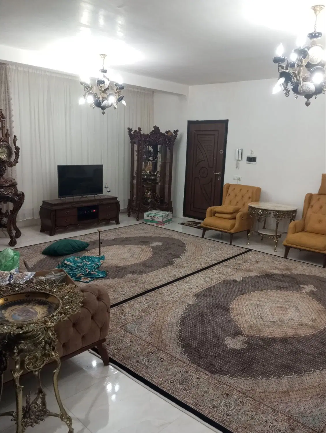 واحد 100 متری در شمس تبریزی ملل متحد
