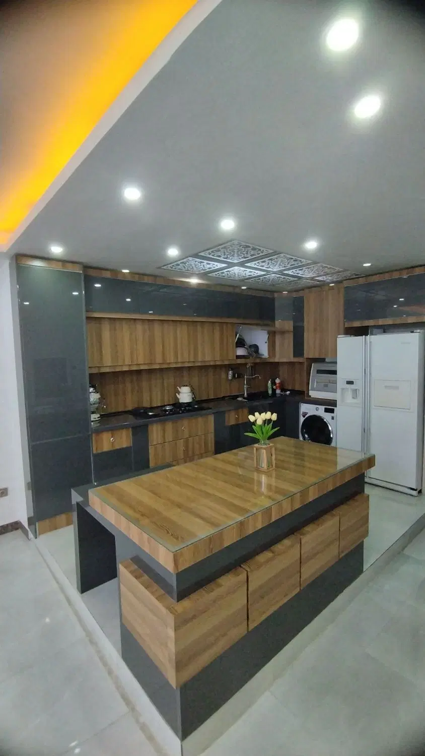 آپارتمان ۱۱۵ متری حصارک بالا