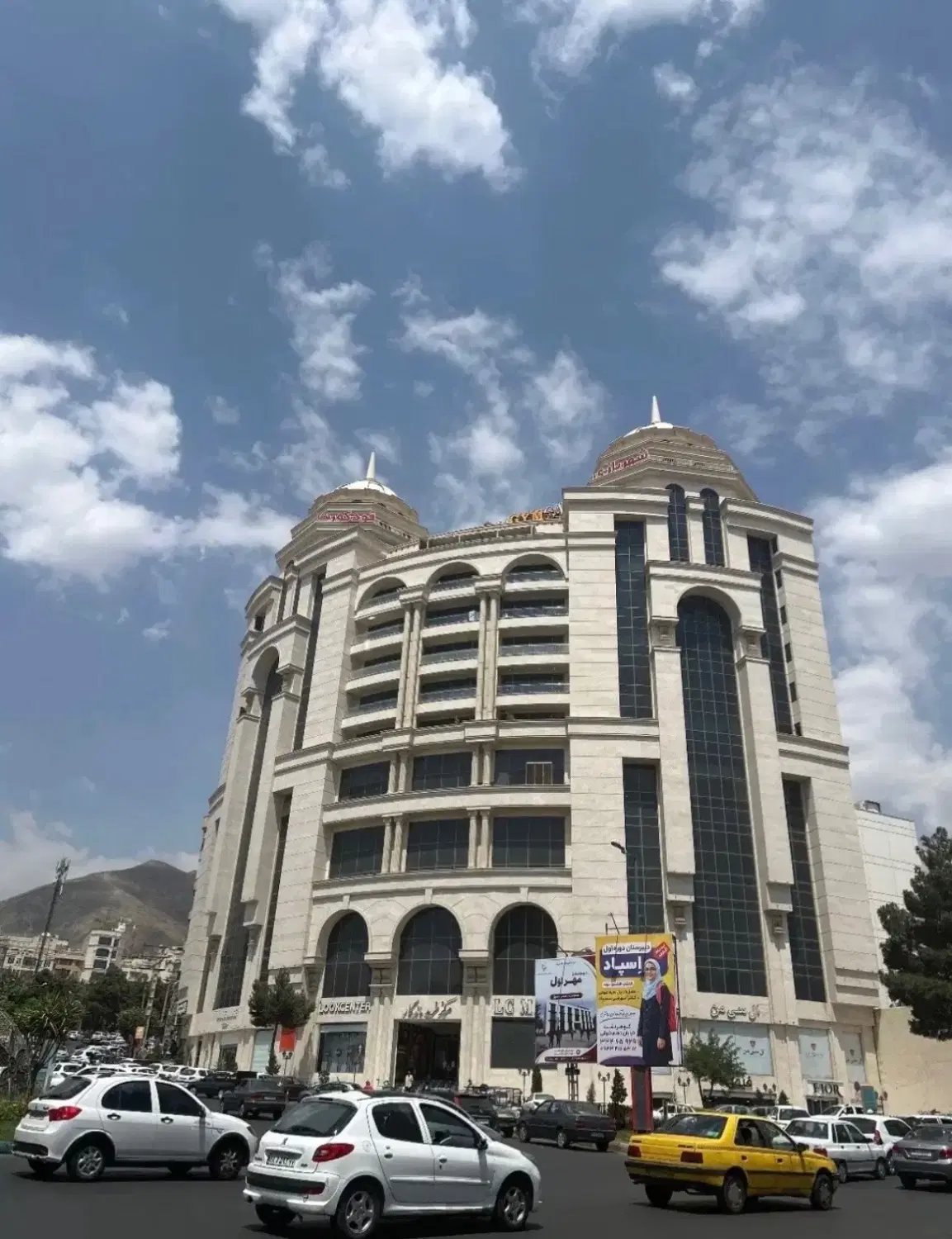 33مترتجاری در برج ماندگار عظیمیه
