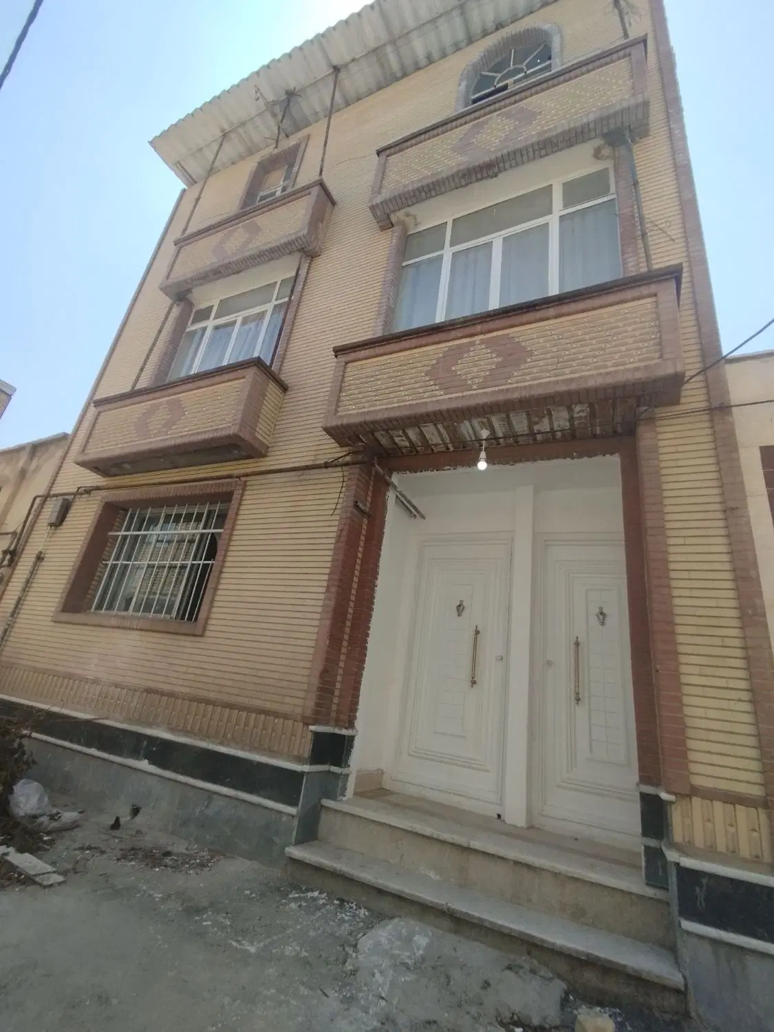 خانه مسکونی فروشی