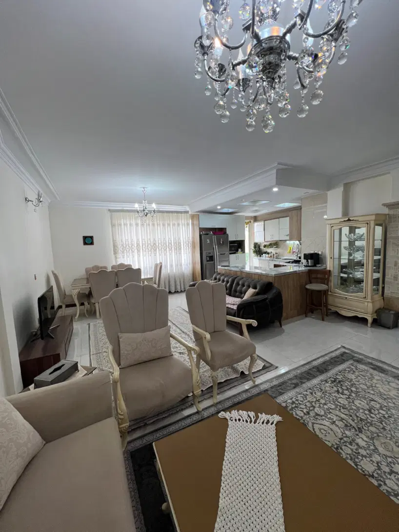 فروش اپارتمان سه خواب لوکیشن عالی