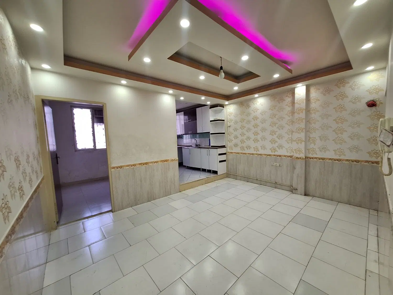 اپارتمان اجاره ای  طبقه همکف روبه کوچه