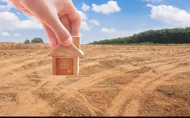 زمین شهرک صدرا 212 متر