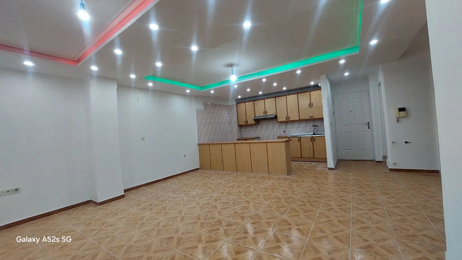 75متر خوش نقشه (پارکینگ انباری )