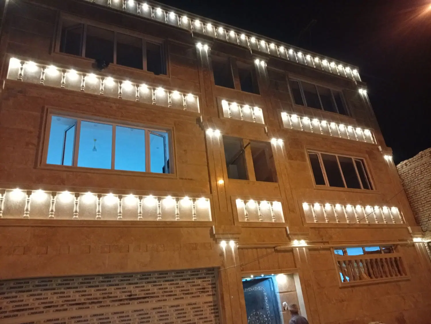 آپارتمان همکف نوساز محدوده بازار تقاطع سعدی وکفعمی