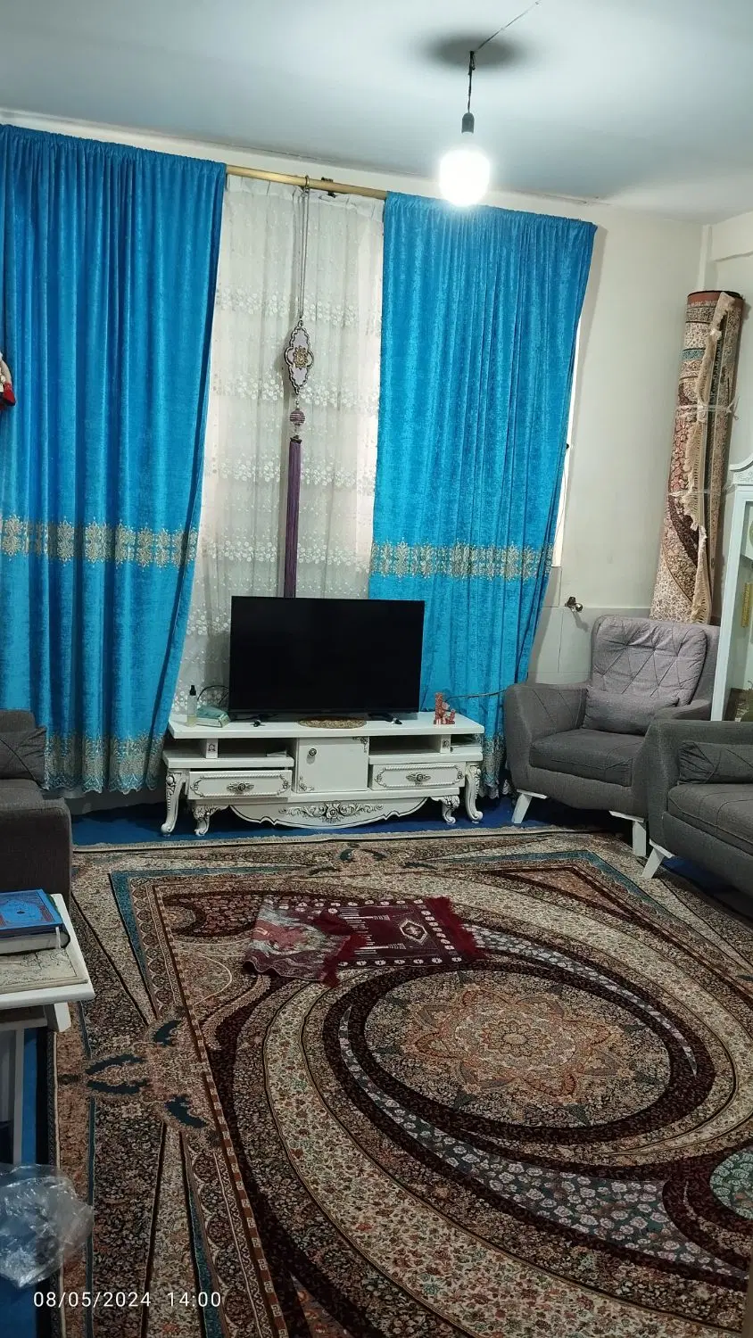 ویلای دو طبقه با مغازه
