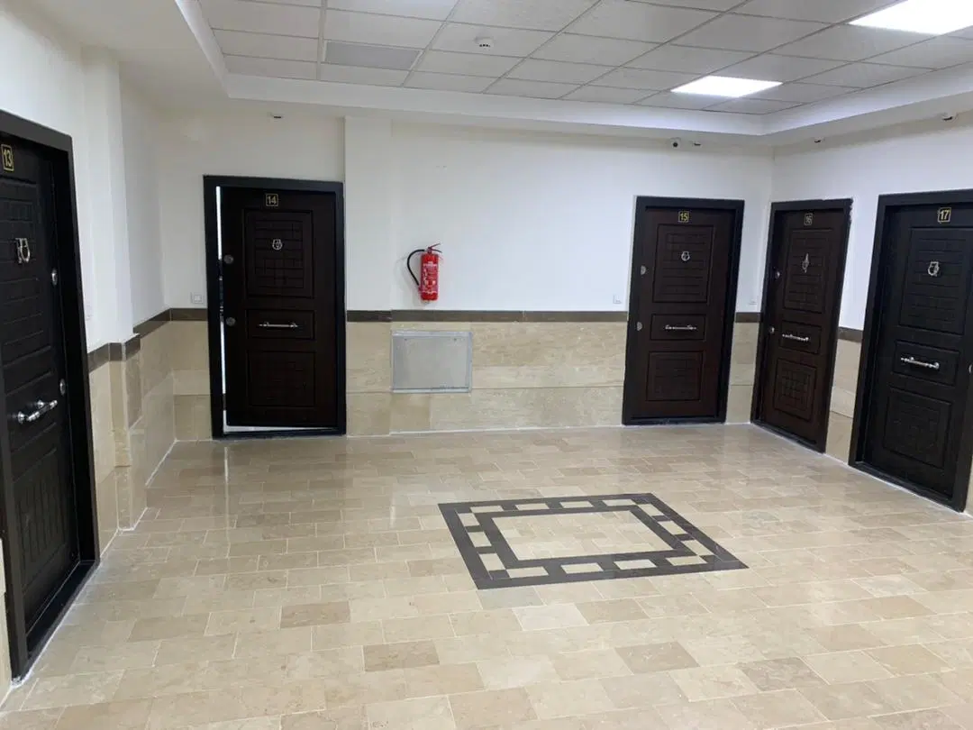 اجاره 400 متر سند اداری با 100 متر لابی