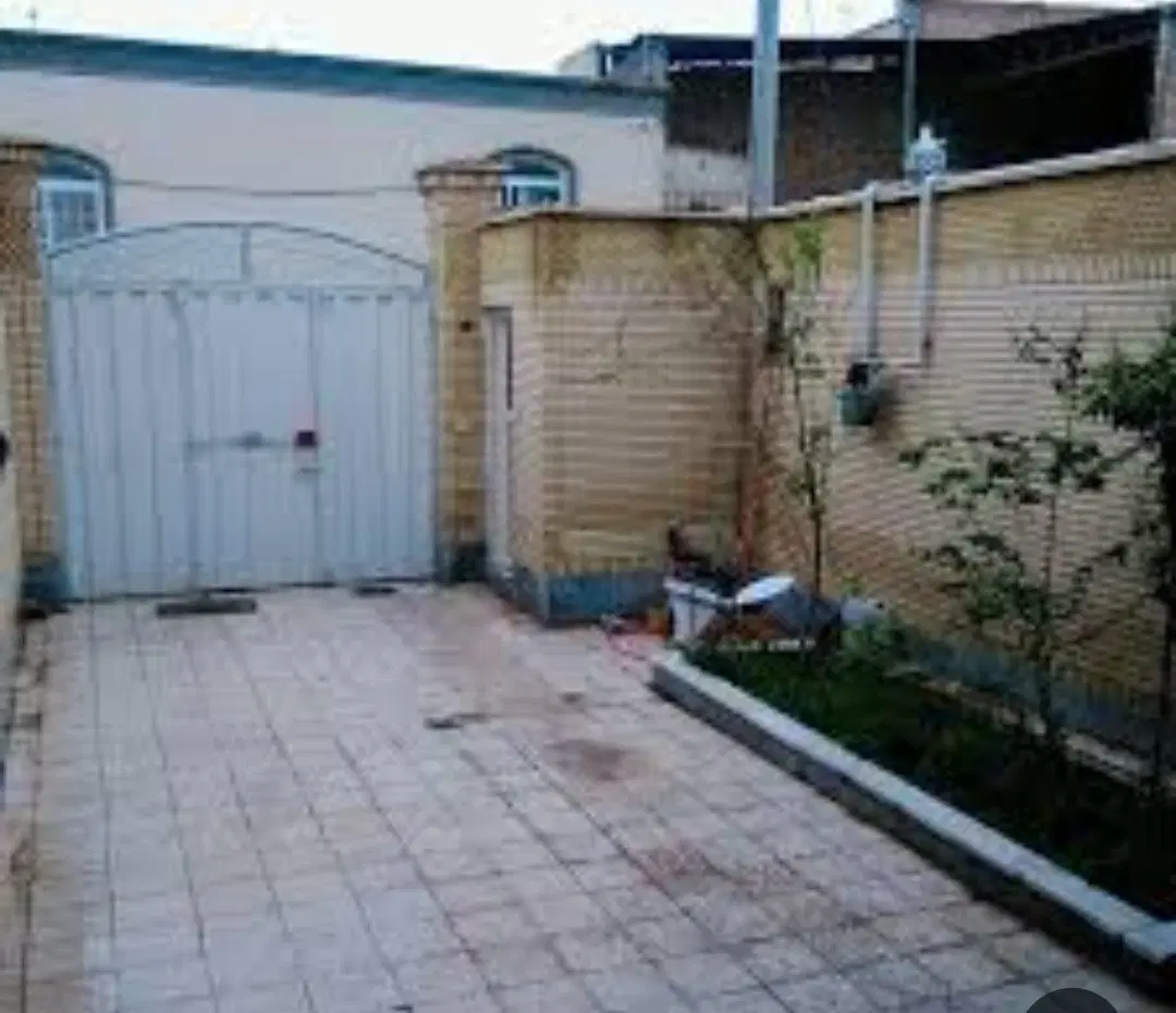خانه ویلایی قدیمی