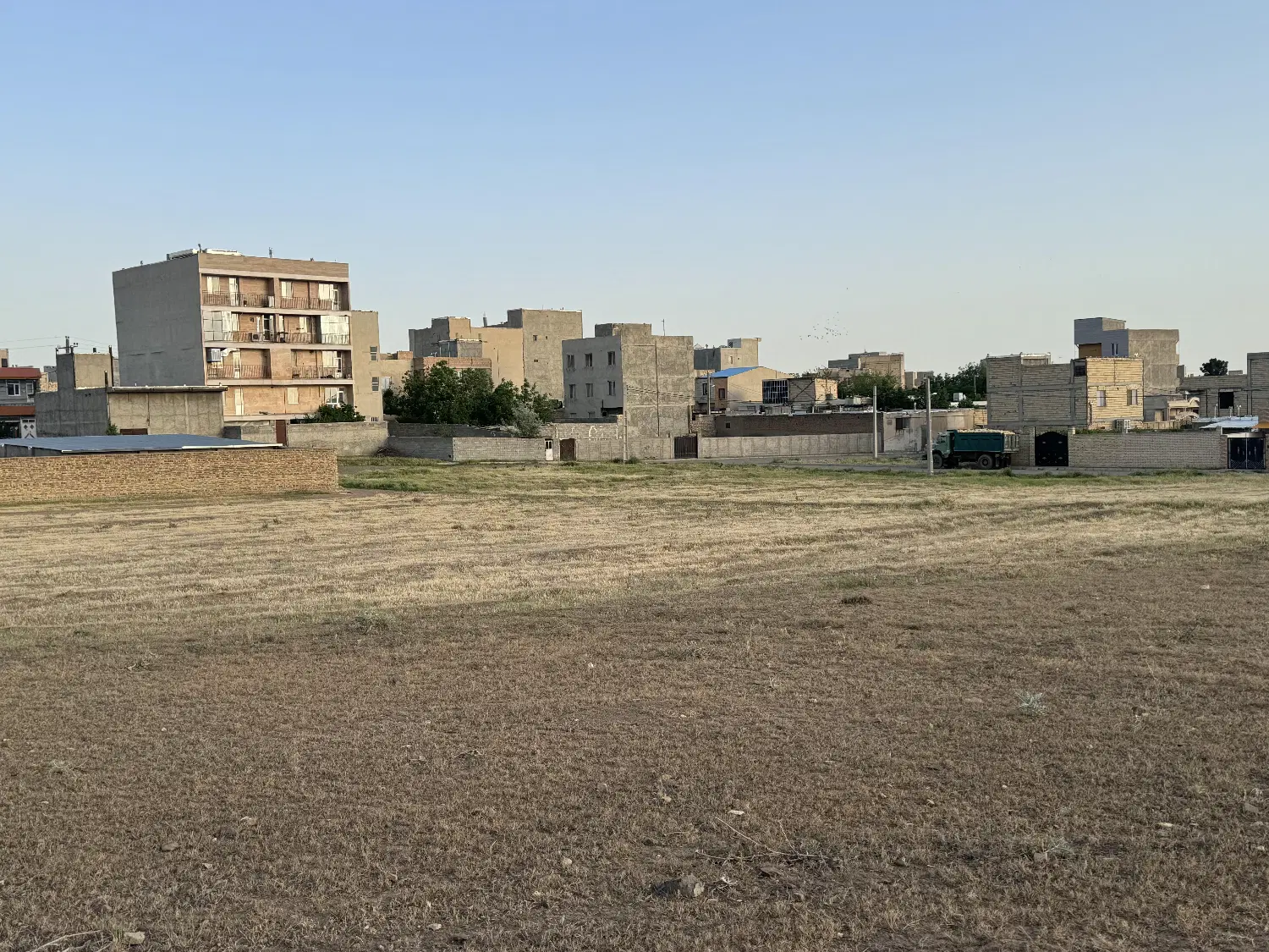 زمین مسکونی