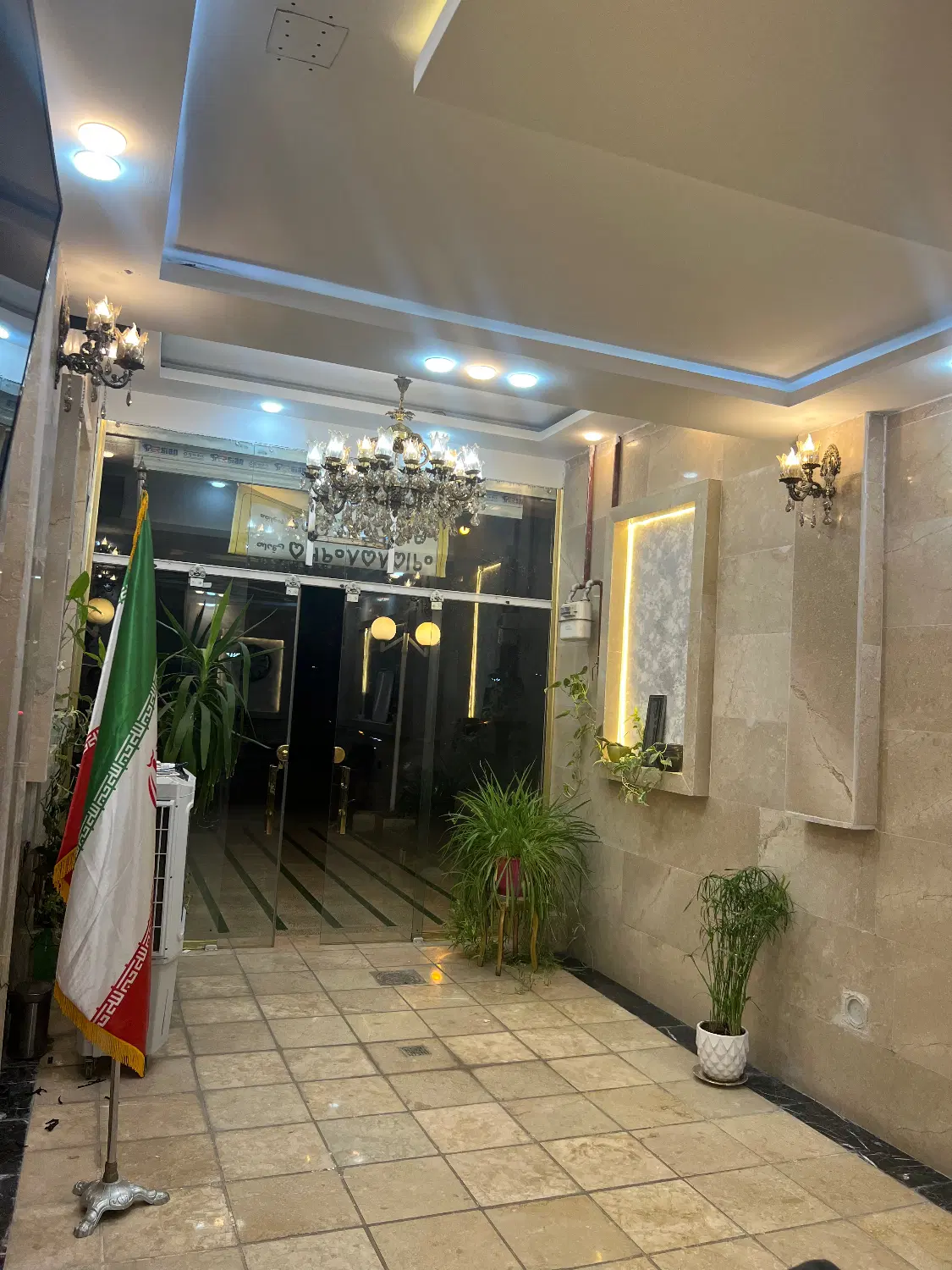 رهن و اجاره مغازه ۳۵ متری لوکس در موقعیت عالی