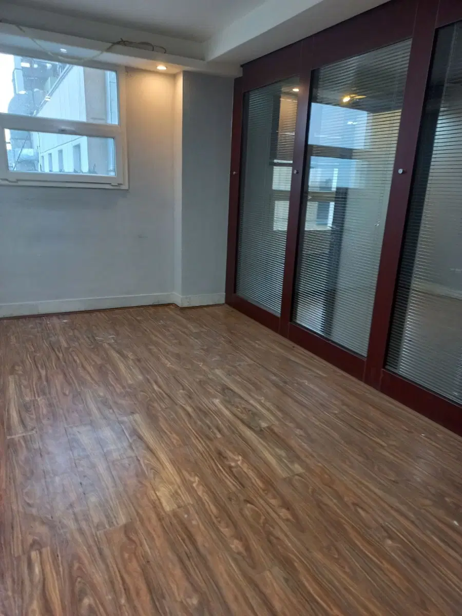 ۵۰مترسنداداری باکدپستی دم مترومرزداران