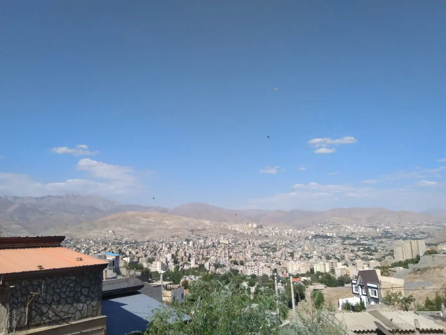 زمین با بنا