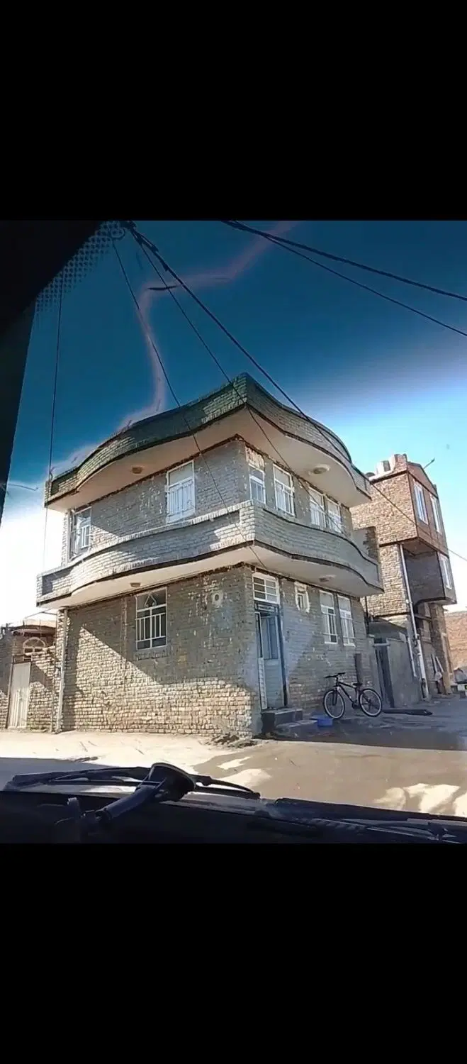 ساختمان مسکونی دین پرست