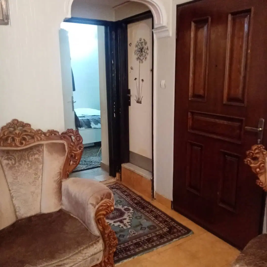 آپارتمان دوخوابه طبقه اول