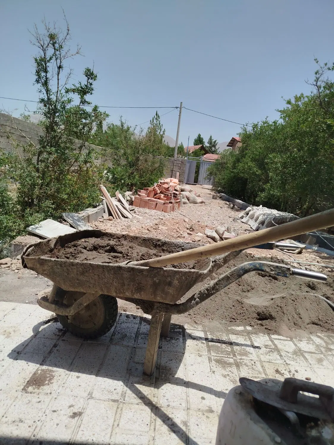 زمین شرف آباد