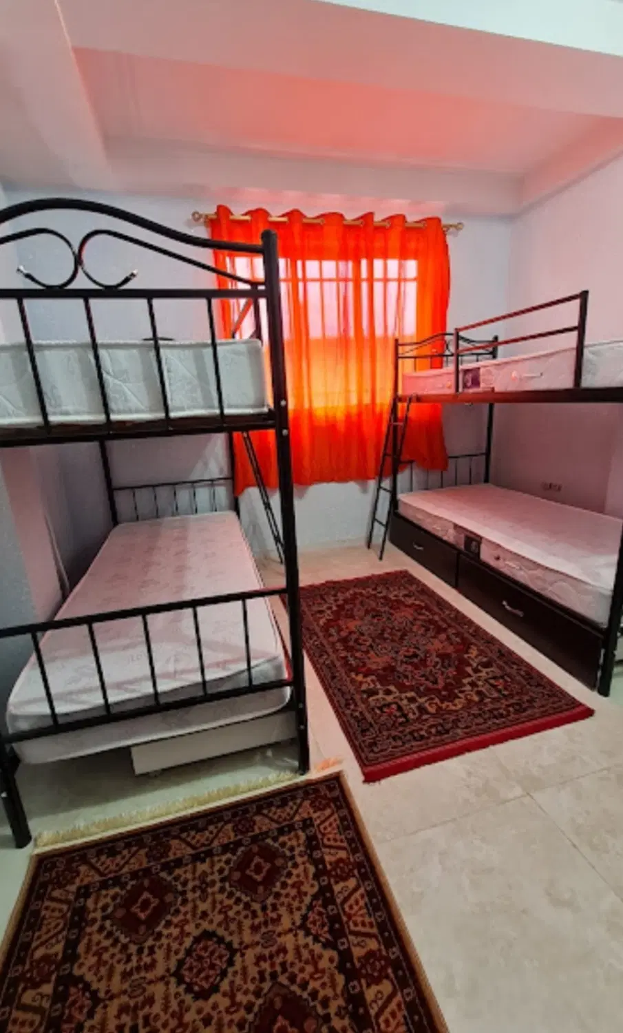 خوابگاه دخترانه
