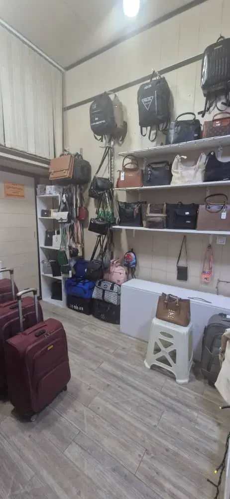 ۱۷ مغازه
