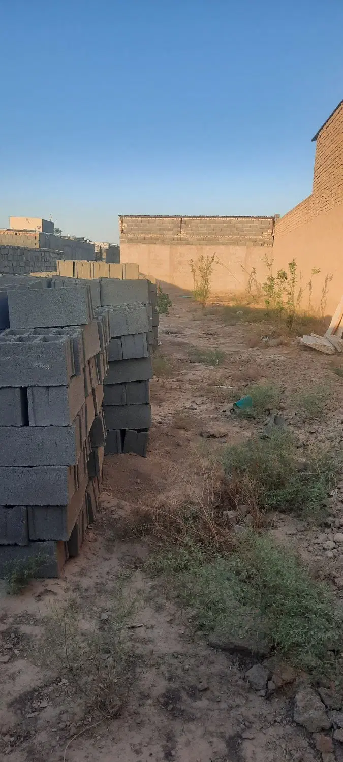 ۳۰۰ متر زمین چهاردیداری شده ۸ سال ساخت
