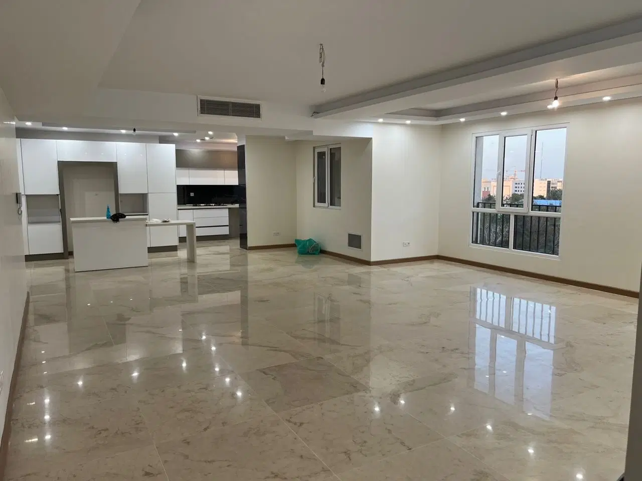 اپارتمان۳ سال ساخت ۱۷۶ متر پاتریس کوچه حاج هاشمی
