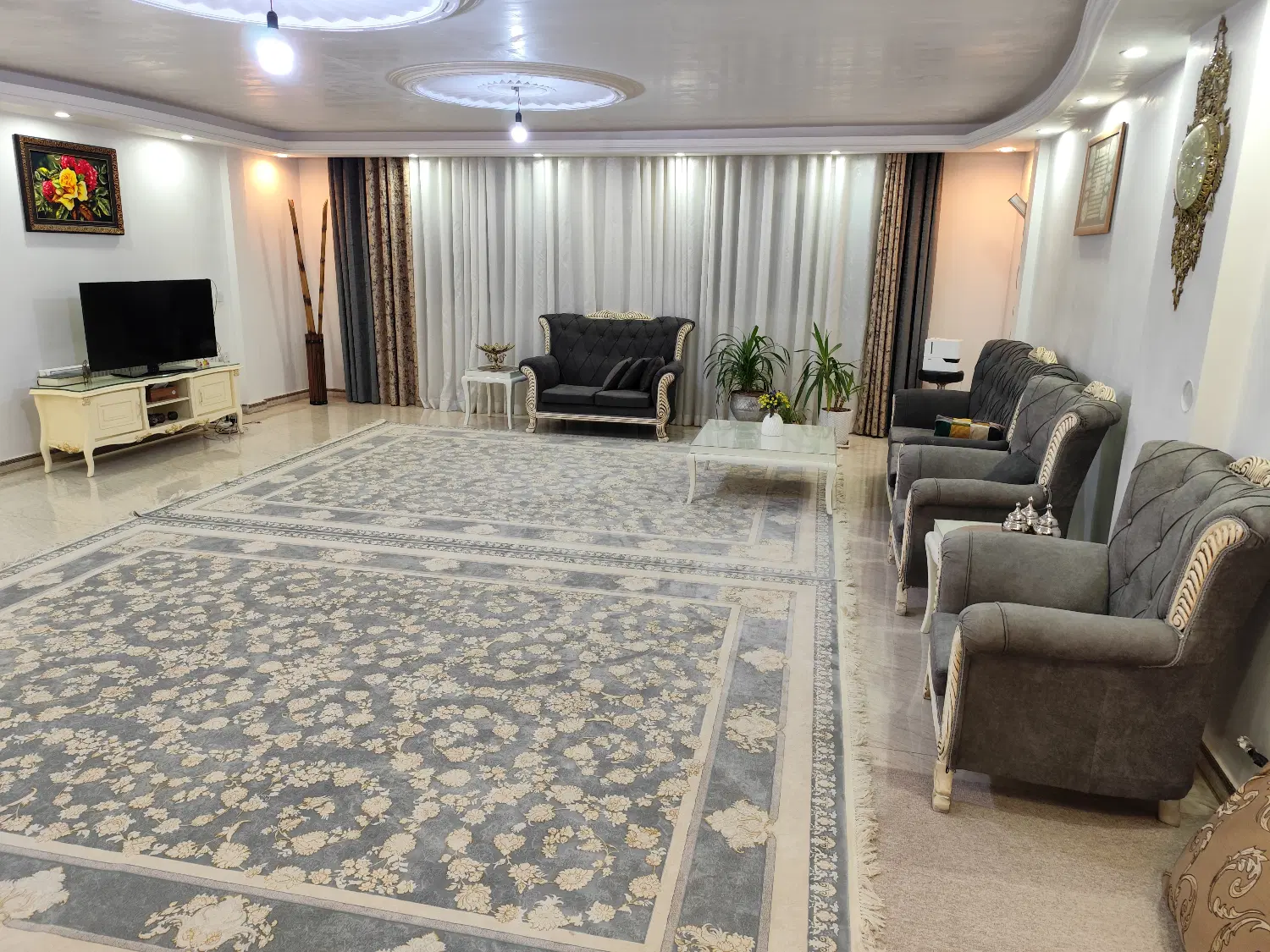 آپارتمان 130متری خیابان پیک نیلوفر شش