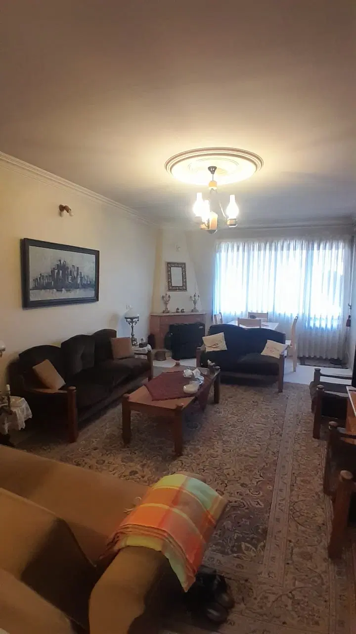 ۹۵م حاشیه هنرستان طبقه اول مناسب مسکونی یادفاترکار
