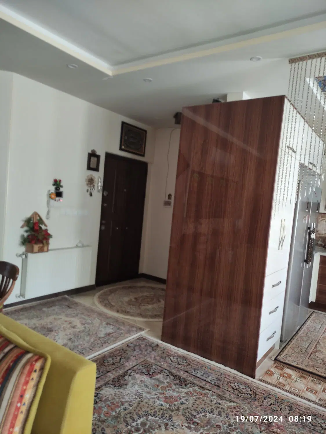 آپارتمان غرق نور از هر دو طرف