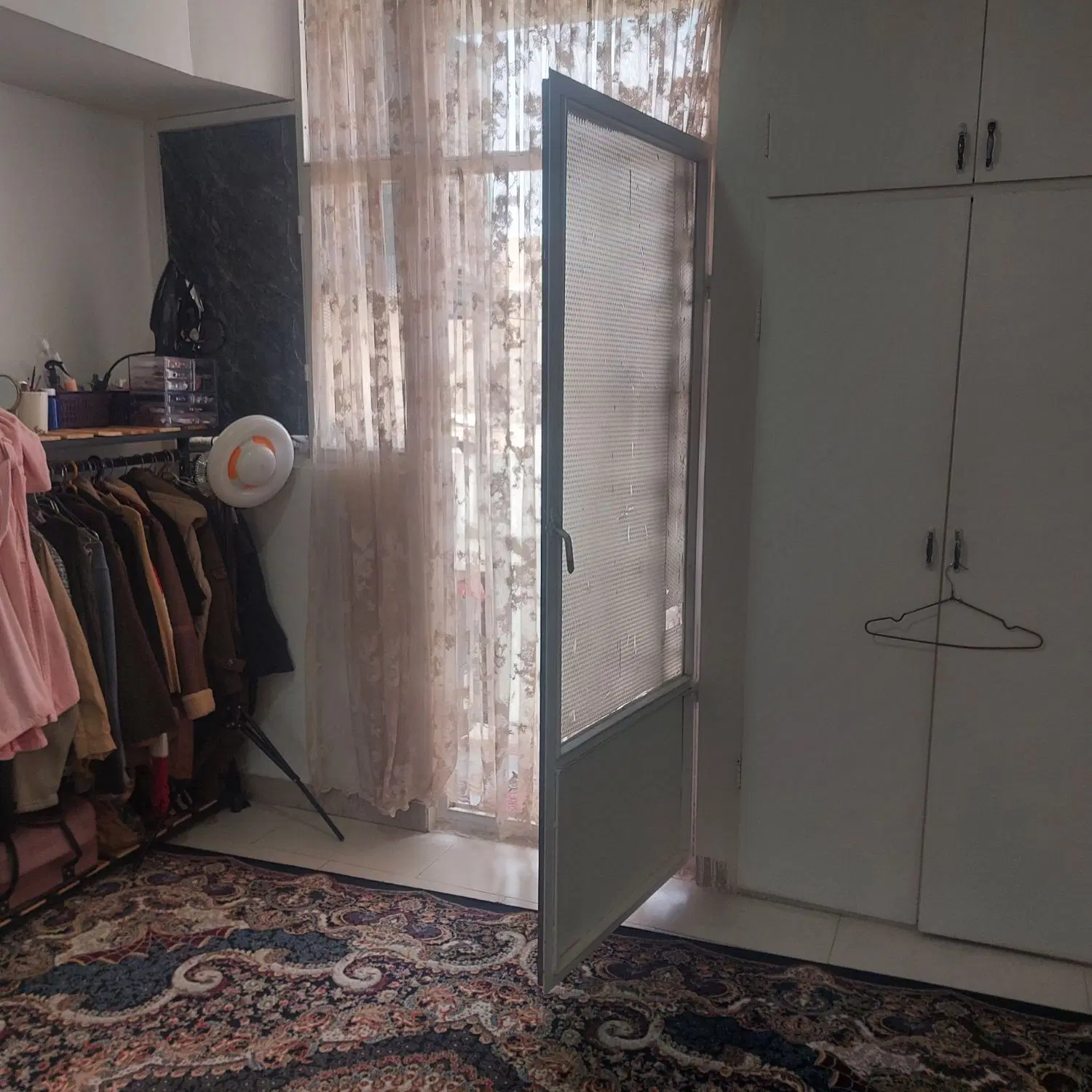 اجاره واحد ۶۵ متری حصارک پایین