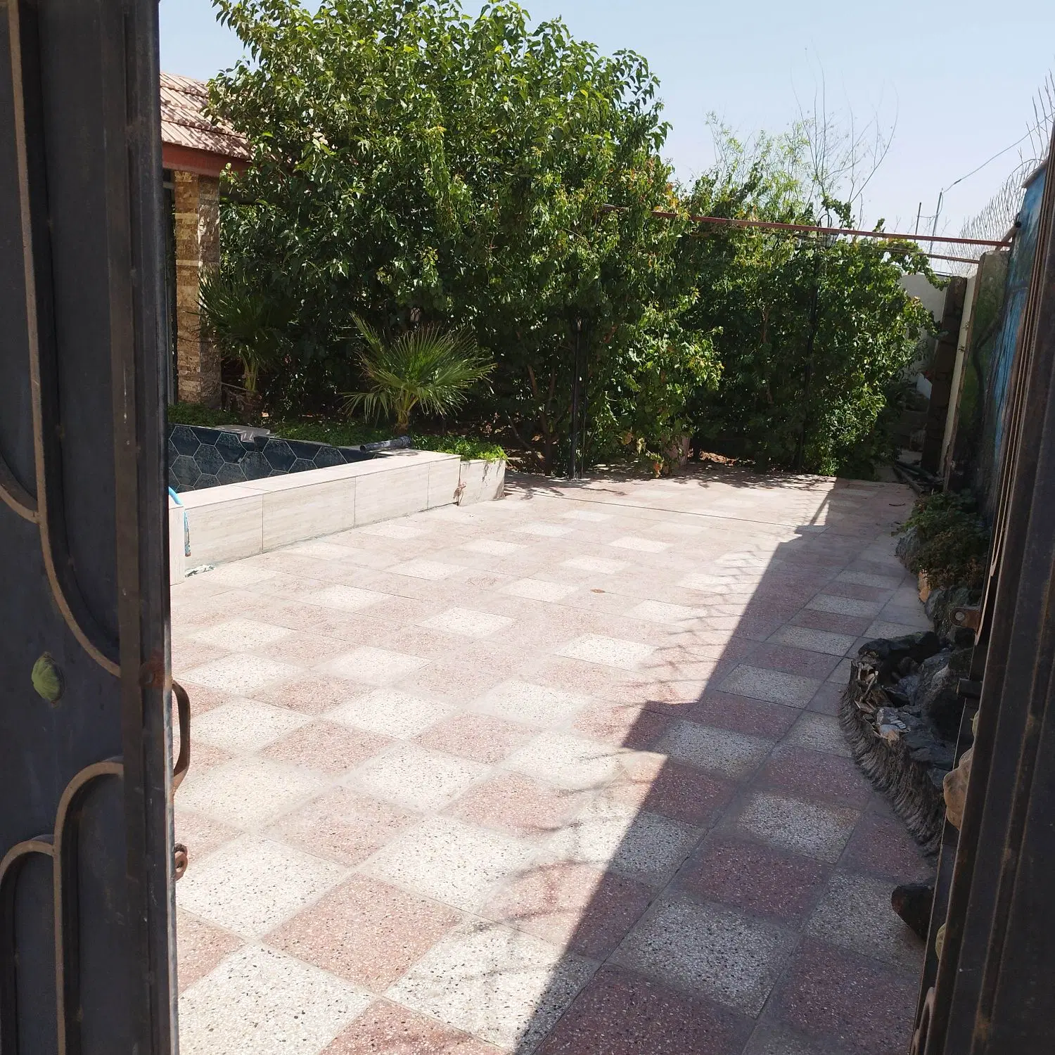 فروش باغ با بهترین لوکیشن بر جاده اصلی