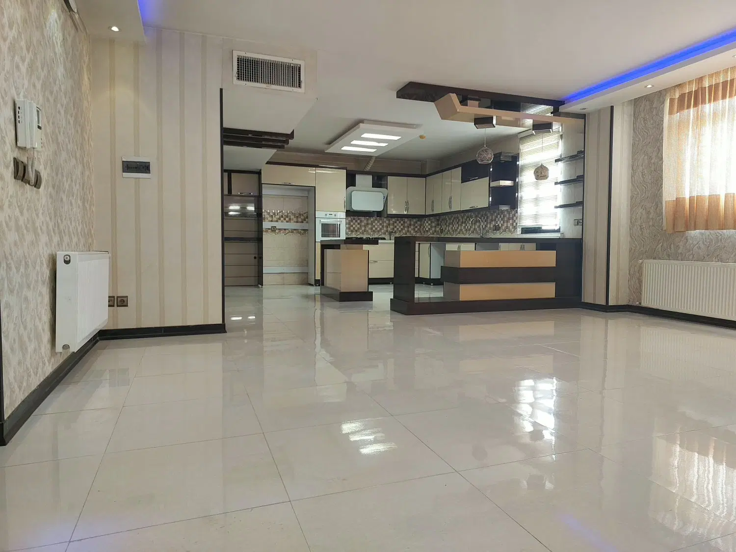 آپارتماس لوکس ۳ خوابه تاپ لوکیشن