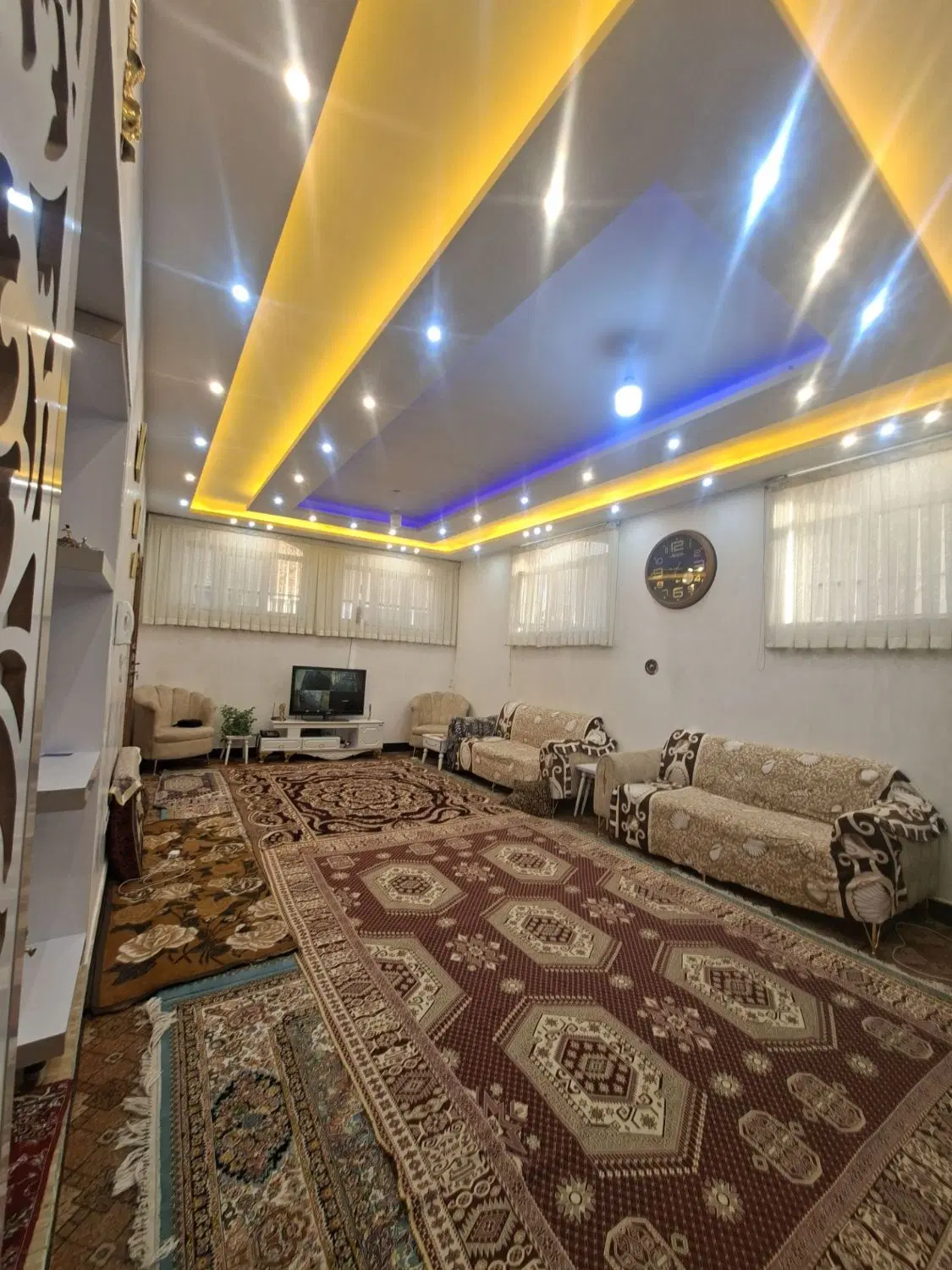خانه ویلایی همکف ماشین رو