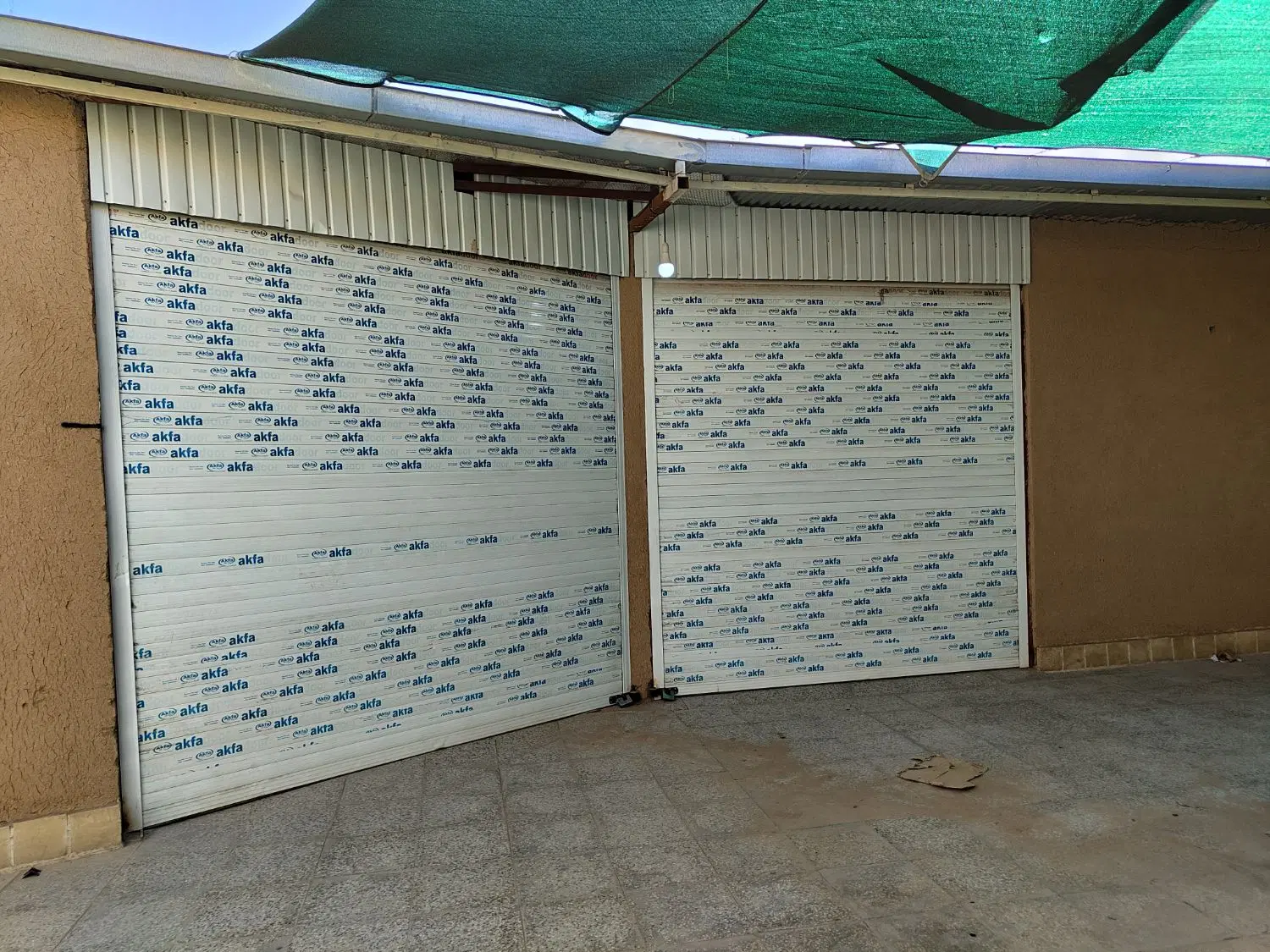 فروش تجارتخانه (4 دهنه مغازه)  حیاطدار