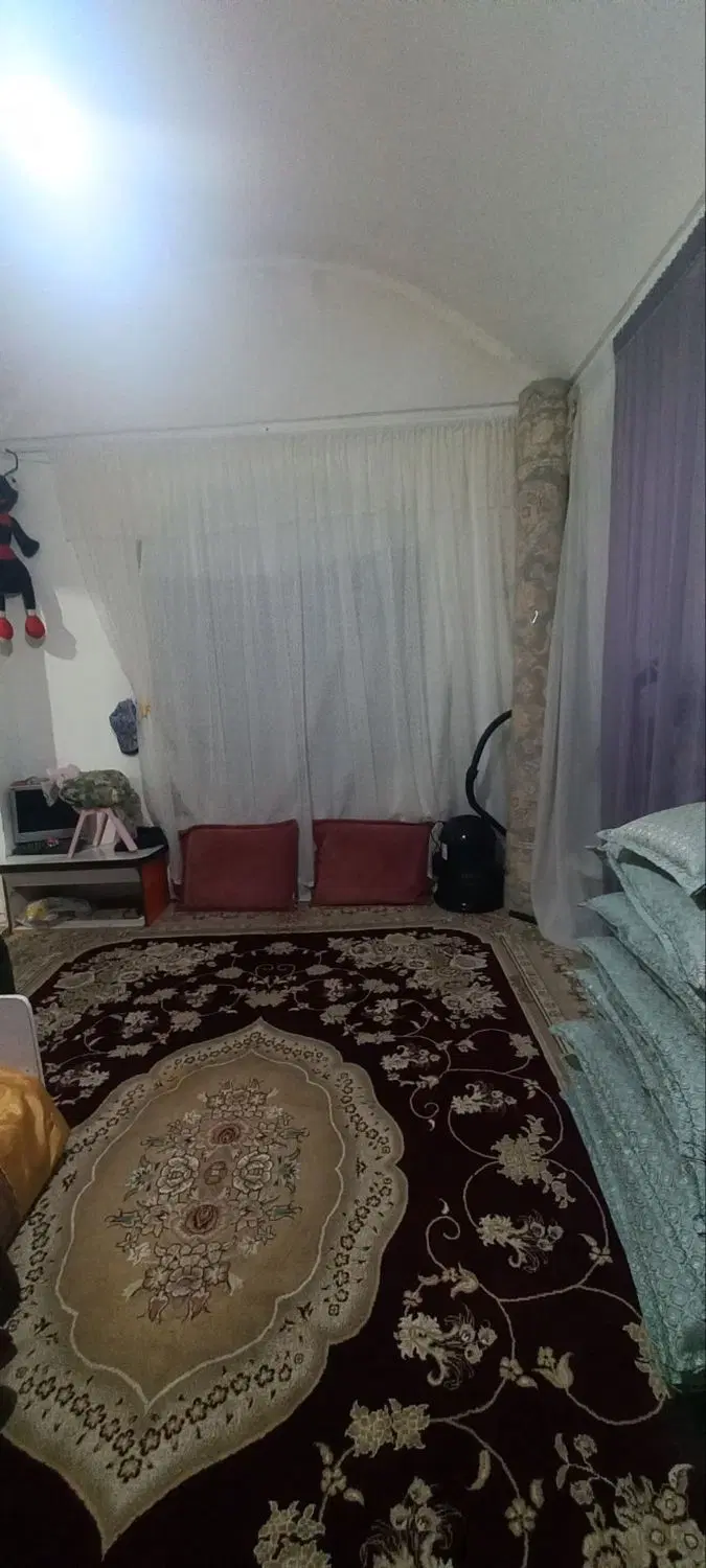 بهترین مکان موقعیت وسط شهر ۲۵۰متر قدیمی گلی