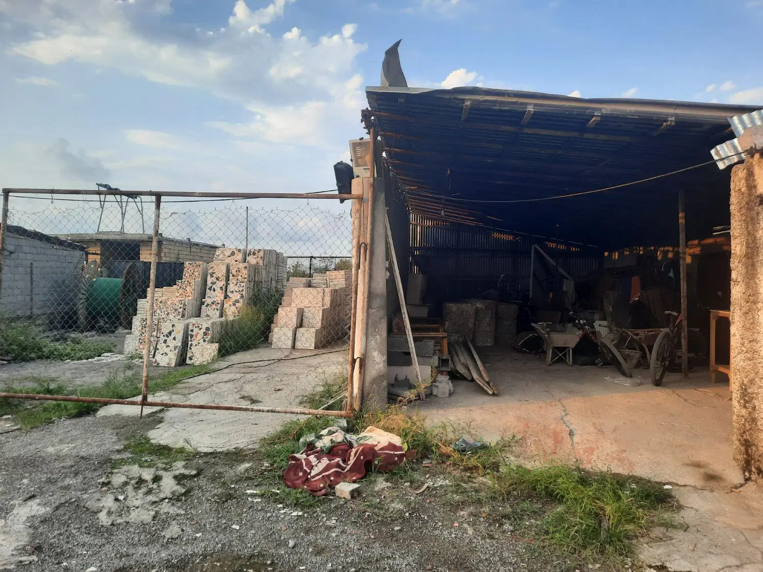 خالی شدن یک غرفه مناسب کارگاه و مشاغل ساختمانی