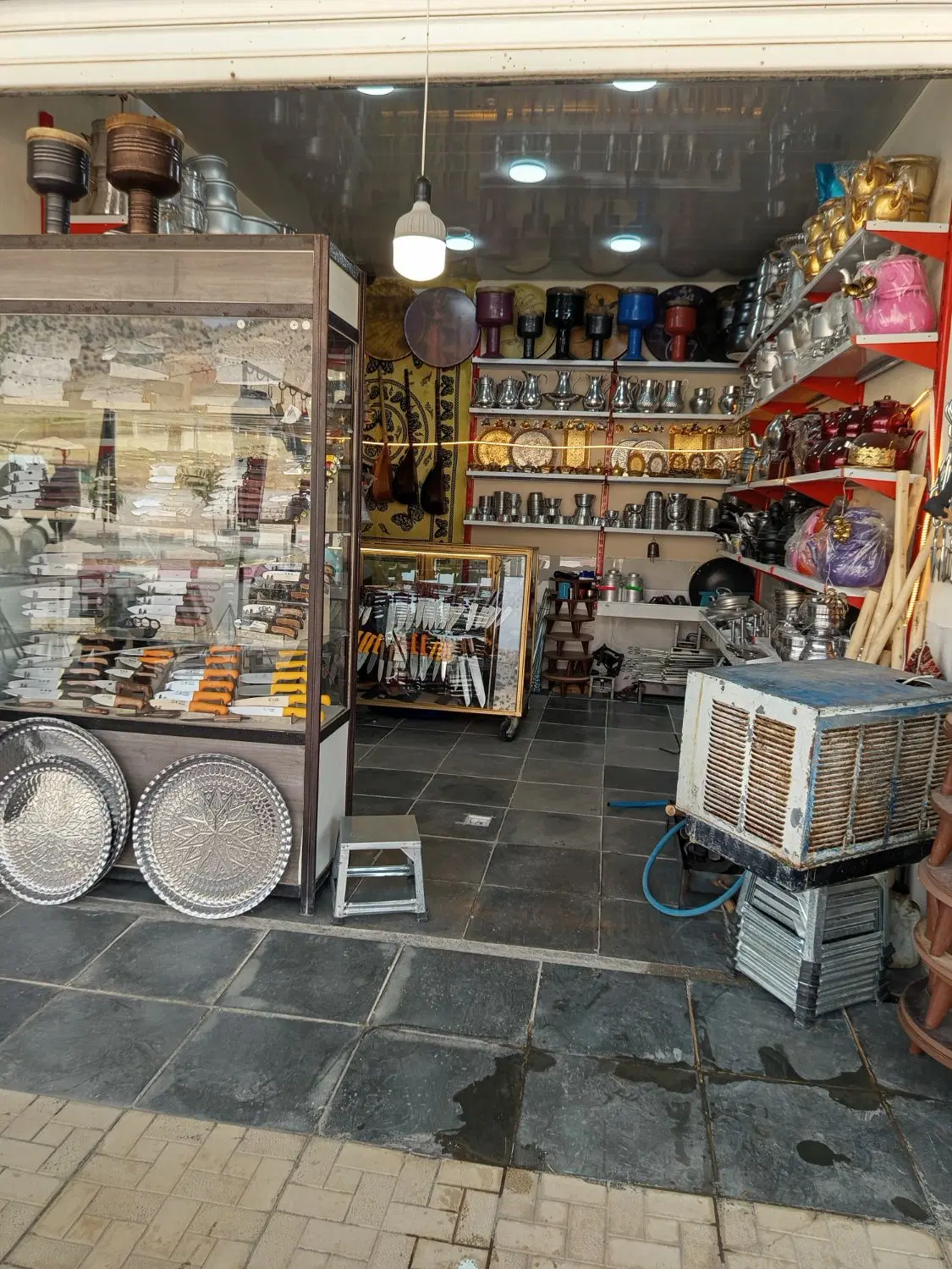 مغازه ۱۲ متری اول شهر روبه روی فرمانداری
