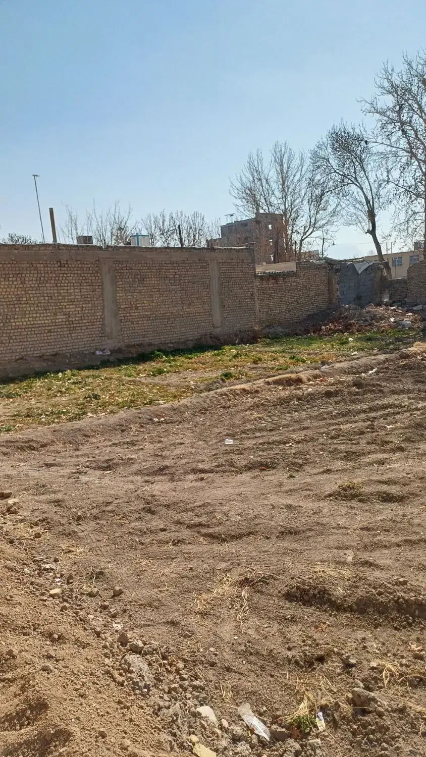 زمین فروشی