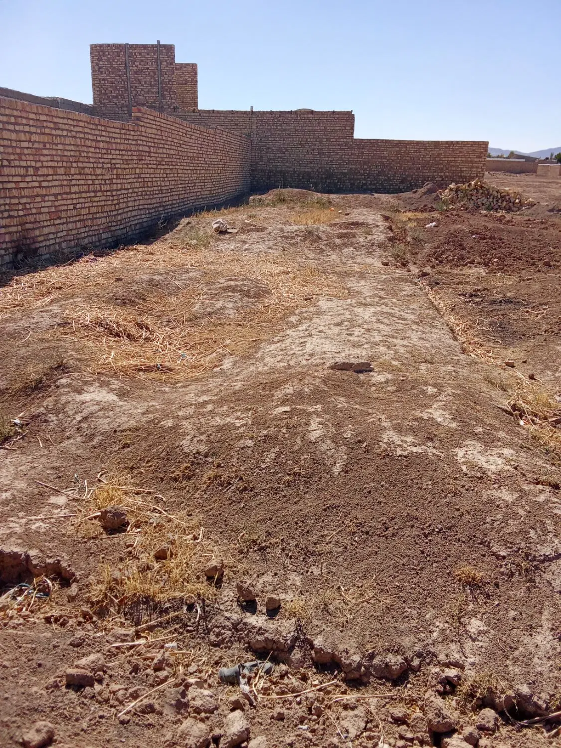 زمین فروشی