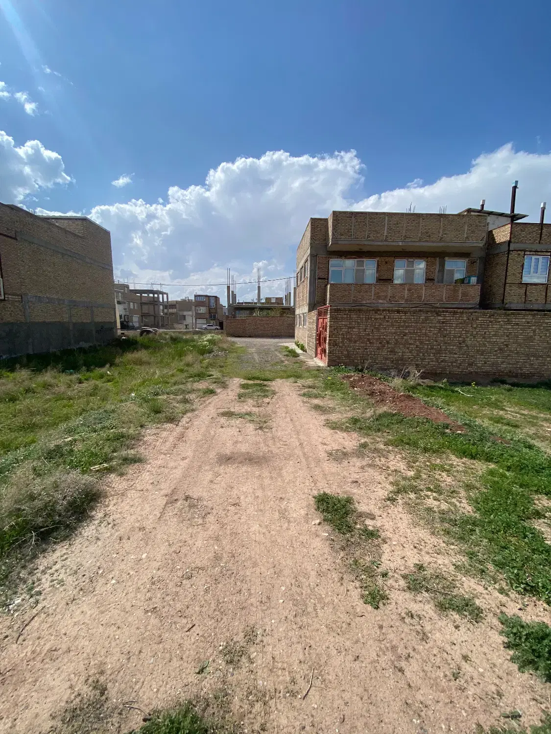 زمین مسکونی