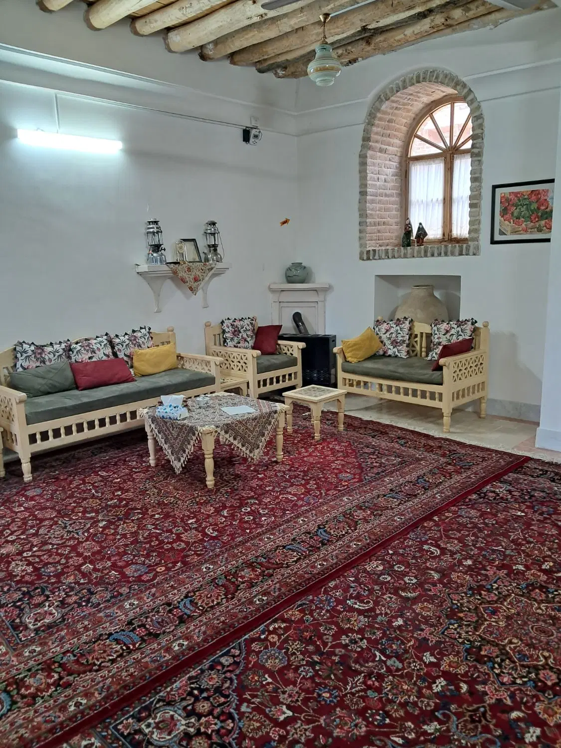 ویلایی ۳۳۰ متر خیام ۱