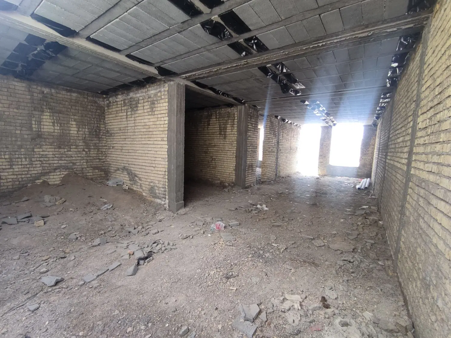 خانه و منزل مسکونی اسکلت