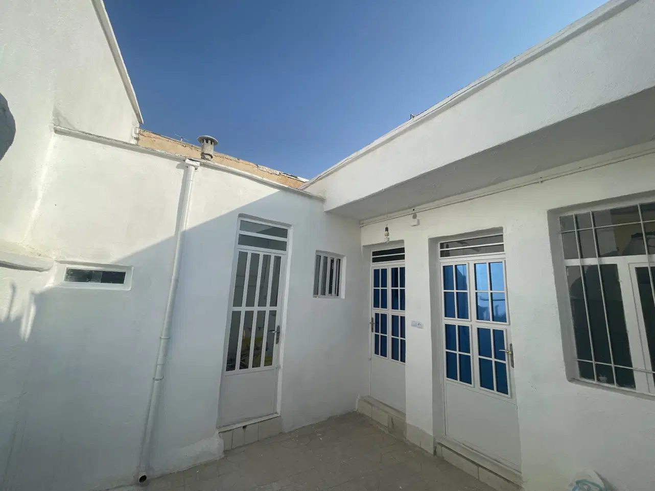 رهن کامل منزل نقلی دو خواب درب حیاط
