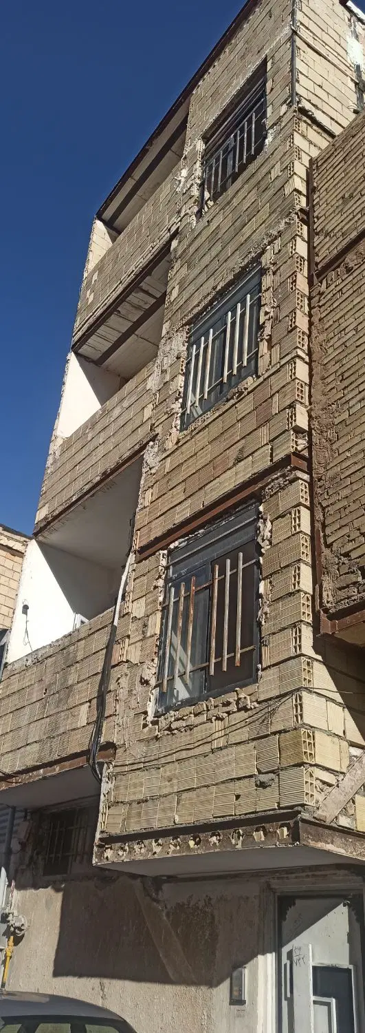 معاوضه خانه سه و نیم طبقه با خانه ویلایی